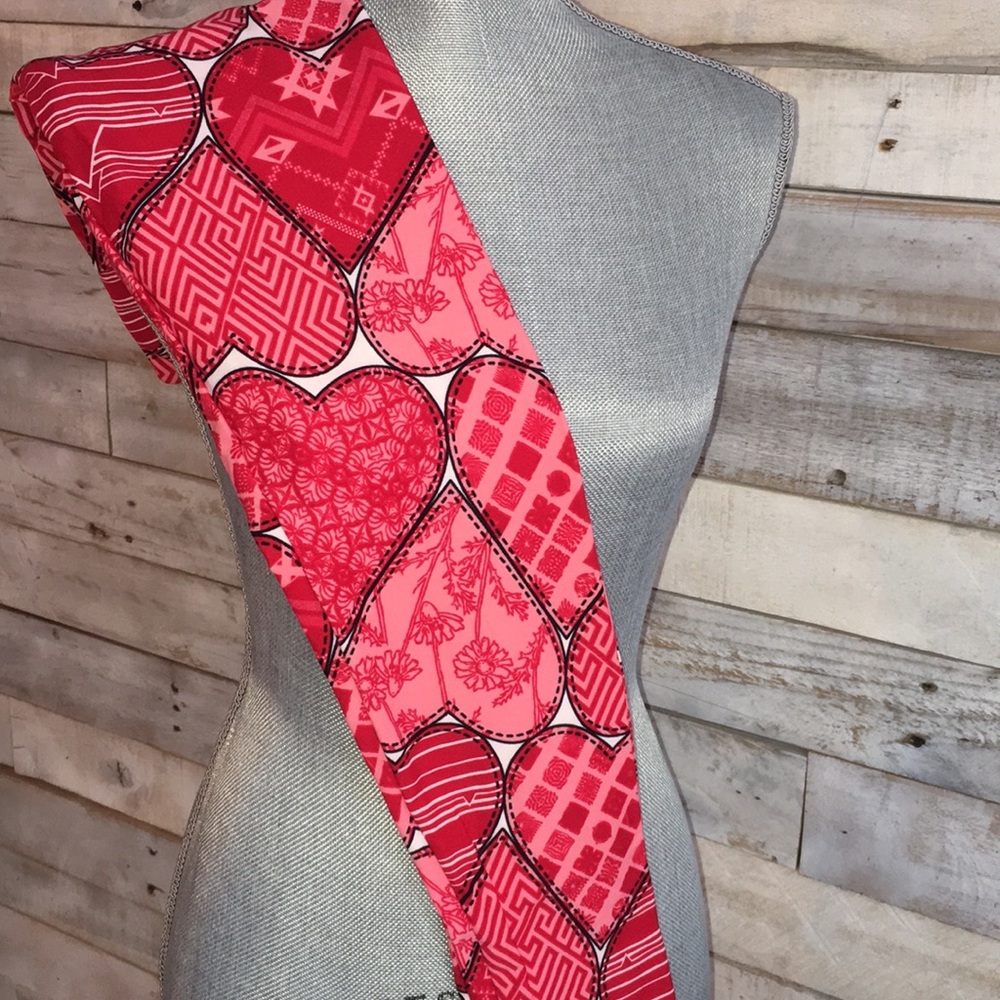 NWT One Size Lularoe Valentine Leggings